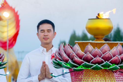 ภาพ No.302160:วันที่ 23 มกราคม พ.ศ. 2569 พิธีจุดประทีปธรรมถวายเป็นพุทธบูชา (ภาพชุดที่ 2) และบูชาธรรมมหาปูชนียาจารย์  ณ อนุสรณ์สถานลำดับที่ 5 สถานที่เผยแผ่วิชชาธรรมกายครั้งแรก อนุสรณ์สถานบางปลา วัดบางปลา อำเภอบางเลน จังหวัดนครปฐม ในโครงการธรรมยาตรา กตัญญูบูชา มหาปูชนีย