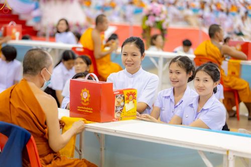 ภาพ No.236392:วันที่ 3 สิงหาคม พ.ศ. 2568 พิธีถวายมหาสังฆทานคณะสงฆ์ 2,000 กว่าวัดทั่วประเทศ ปีที่ 25 , พิธีถวายไทยธรรมคณะสงฆ์ 323 วัด 4 จังหวัดชายแดนภาคใต้ ณ วัดพระธรรมกาย