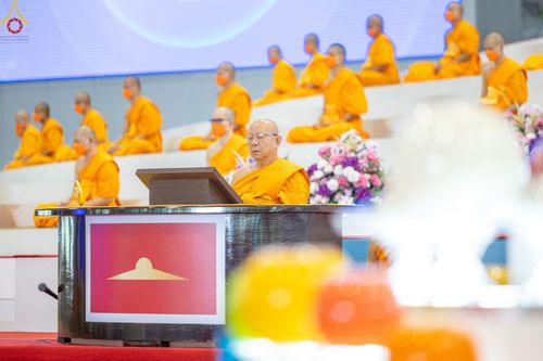 ภาพ No.89492:พิธีตักบาตร ข้าวสารอาหารแห้ง พิธีบูชาข้าวพระ และพิธีจุดเทียนใจ ไฟนิรันดร์  อนันตชัย ณ สภาธรรมกายสากล วัดพระธรรมกาย วันอาทิตย์ที่ 1 ตุลาคม พ.ศ. 2566