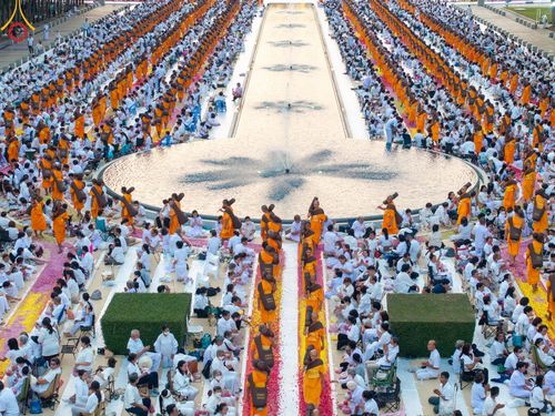 ภาพ No.202056:พิธีต้อนรับพระธรรมยาตรา ณ อนุสรณ์สถานลำดับที่ 7 สถานที่ขยายวิชชาธรรมกาย วัดพระธรรมกาย ต.คลองสาม อ.คลองหลวง จ.ปทุมธานี ในโครงการธรรมยาตรา กตัญญูบูชา มหาปูชนียาจารย์ พระมงคลเทพมุนี(สด จนฺทสโร) พระผู้ปราบมาร อนุสรณ์สถาน 7 แห่ง ปีที่ 13 วันที่ 26 มกราคม 2568