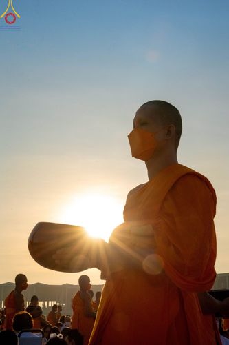 ภาพ No.105289:พิธีตักบาตรฉลองพระบวชใหม่ รุ่นบูชาธรรมมหาปูชนียาจารย์ และต้อนรับศักราชใหม่ วันจันทร์ที่ 1 มกราคม พ.ศ. 2567 ณ ลานธรรมพระมหาธรรมกายเจดีย์ วัดพระธรรมกาย