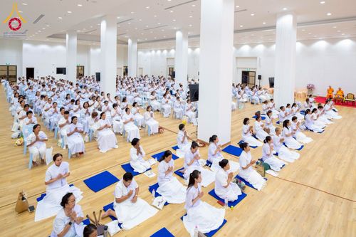 ภาพ No.224259:วันที่ 3-5 พฤษภาคม พ.ศ. 2568  กิจวัตร-กิจกรรมโครงการปฏิบัติธรรมอบรมศีลธรรม “บวชอุบาสิกาแก้ว” ถวายเป็นพระราชกุศล แด่พระบาทสมเด็จพระเจ้าอยู่หัว เนื่องในโอกาสมหามงคล “วันฉัตรมงคล” ณ วัดพระธรรมกาย อ.คลองหลวง จ.ปทุมธานี