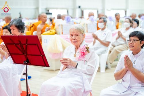 ภาพ No.149475:พิธีทักษิณานุปทานแด่บรรพชนตระกูลผ่องสวัสดิ์ และหมู่ญาติที่ล่วงลับไปแล้ว ประจำปี ครั้งที่ 19 วันพฤหัสบดีที่ 22 สิงหาคม พ.ศ. 2567 ณ พระมหาเจดีย์ทัตตชีโว ศูนย์อบรมเยาวชนกาญจนบุรี