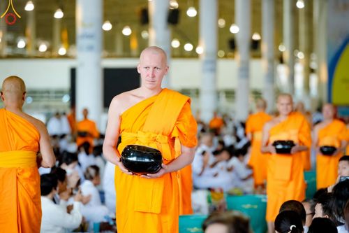 ภาพ No.207278:พิธีตักบาตร และปฏิบัติธรรมช่วงสาย ในวันมาฆบูชา วันพุธที่ 12 กุมภาพันธ์ พ.ศ. 2568 ณ วัดพระธรรมกาย จังหวัดปทุมธานี