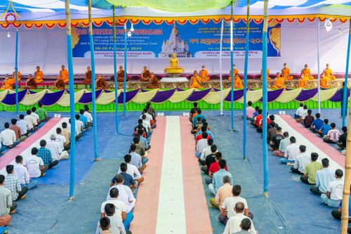 ภาพ No.127641:Photo Story ปฐมบรรพชาชาวพุทธมาร์มา Episode 2/5 วันที่ 6-7 กุมภาพันธ์ พ.ศ. 2567  โครงการบรรพชาครั้งประวัติศาสตร์ แห่งเทือกเขาจิตตะกอง  ครั้งแรกของชาวพุทธมาร์มา บังกลาเทศ บูชาธรรม 80 ปีหลวงพ่อธัมมชโย ณ วัดธัมจักร อรัญกุฏิ เมืองรัมการ์ คาร์กาชารี บังกลาเทศ