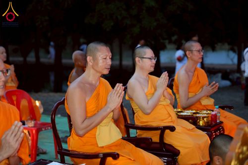 ภาพ No.261930:วันที่ 14 ตุลาคม พ.ศ. 2568 พิธีกลั่นแผ่นดิน โปรยทรายตอกเสาเข็มมหามงคลต้นแรก  สร้างองค์พระเจดีย์และจุดประทีปถวายเป็นพุทธบูชา ณ ศูนย์ปฏิบัติธรรมชัยนาท ต.ธรรมามูล อ.ชัยนาท จ.ชัยนาท