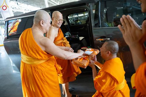 ภาพ No.58000:พิธีมุทิตาสักการะพระสังฆาธิการ ผู้ที่ได้รับพระราชทานเลื่อนและตั้งสมณศักดิ์ ปีพุทธศักราช 2567 วันอาทิตย์ที่ 28 เมษายน พ.ศ. 2567 ณ วัดพระธรรมกาย จ.ปทุมธานี