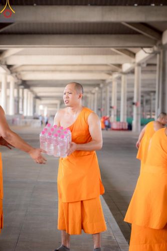 ภาพ No.218311:วันที่ 12-18 เมษายน พ.ศ. 2568 พระภิกษุและเจ้าหน้าที่อาสาสมัคร เตรียมพื้นที่ต้อนรับพักค้างพระสังฆาธิการ เนื่องในงานวันคุ้มครองโลก 22 เมษายน พ.ศ. 2568