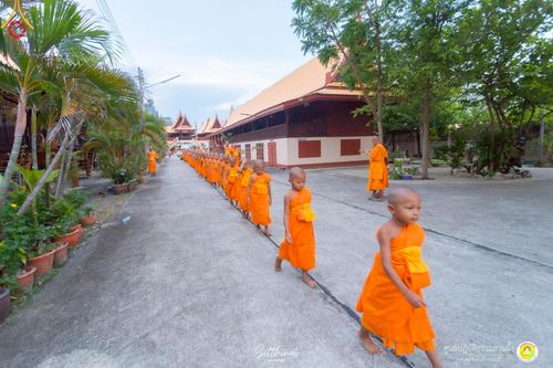 ภาพ No.222193:วันที่ 26-27 เมษายน พ.ศ. 2568 ศูนย์ปฏิบัติธรรมสวนผึ้ง ร่วมกับ ธุดงค์คสถานประจวบคีรีขันธ์ และวัดอ่าวน้อย  จัดกิจกรรมเดินธรรมยาตรา ตักบาตรข้าวสารอาหารแห้ง และจุดประทีปถวายเป็นพุทธบูชา ณ วัดอ่าวน้อย จ.ประจวบคีรีขันธ์