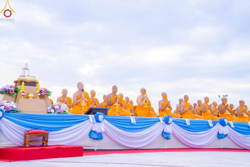 ภาพ No.118511:พิธีตักบาตรพระธรรมยาตรา ปีที่ 12 ณ อนุสรณ์สถานลำดับที่ 5 สถานที่เผยแผ่วิชชาธรรมกายครั้งแรก อนุสรณ์สถานบางปลา จ.นครปฐม วันที่ 25 มกราคม พ.ศ. 2567
