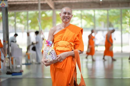 ภาพ No.248313:วันอาทิตย์ที่ 21 กันยายน พ.ศ. 2568 พิธีตักบาตร, พิธีทอดผ้าป่าบำรุงธุดงคสถานล้านนา, พิธีถวายกองทุนการศึกษาพระบาลี, พิธีถวายสลากภัตเป็นสังฆทาน เนื่องในโอกาสครบรอบ 39 ปี ธุดงคสถานล้านนา ณ ธุดงคสถานล้านนา อ.สันทราย จ.เชียงใหม่