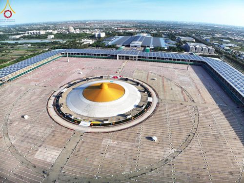 ภาพ No.218985:วันที่ 18-20 เมษายน พ.ศ. 2568 การเตรียมงานในลานธรรม , วิหารคด เพื่องานวันคุ้มครองโลก 22 เมษายน พศ. 2568