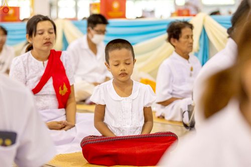 ภาพ No.236106:วันที่ 3 สิงหาคม พ.ศ. 2568 พิธีบูชาข้าวพระ ณ สภาธรรมกายสากล วัดพระธรรมกาย