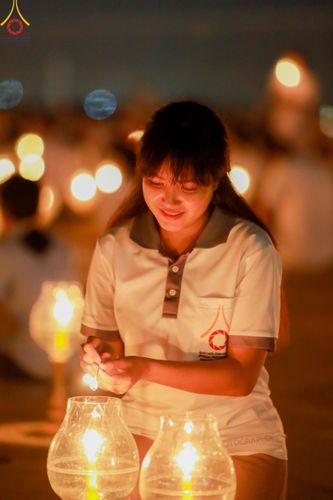 ภาพ No.122265:พิธีจุดประทีปถวายเป็นพุทธบูชา และบูชาธรรมมหาปูชนียาจารย์ พระมงคลเทพมุนี(สด จนฺทสโร) ในโครงการธรรมยาตรา กตัญญูบูชา มหาปูชนียาจารย์ พระมงคลเทพมุนี(สด จนฺทสโร) พระผู้ปราบมาร อนุสรณ์สถาน 7 แห่ง ปีที่ 12 วันที่ 31 มกราคม พ.ศ. 2567 ณ วัดพระธรรมกาย จ.ปทุมธานี (