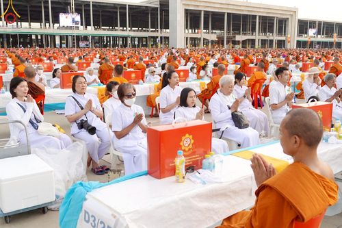 ภาพ No.219624:วันอังคารที่ 22 เมษายน พ.ศ. 2568 พิธีถวายมหาสังฆทานคณะสงฆ์ 40,000 กว่าวัดทั่วประเทศ เนื่องในวันคุ้มครองโลก ณ วัดพระธรรมกาย จ.ปทุมธานี