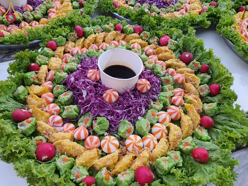 ภาพ No.199411:พิธีถวายภัตตาหารเป็นสังฆทาน แด่พระธรรมยาตรา ณ อนุสรณ์สถานบางปลา วัดบางปลา อำเภอบางเลน จังหวัดนครปฐม ในโครงการธรรมยาตรา กตัญญูบูชา มหาปูชนียาจารย์ พระมงคลเทพมุนี(สด จนฺทสโร) พระผู้ปราบมาร อนุสรณ์สถาน 7 แห่ง ปีที่ 13 วันที่ 22 มกราคม พ.ศ. 2568