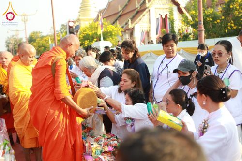 ภาพ No.208698:ตักบาตรพระ 1,743 รูป ครบรอบ 743 ปี นครน่าน ถวายเป็นพุทธบูชา น้อมบุญกุศลอุทิศให้บรรพบุรุษ วันอาทิตย์ ที่ 16 กุมภาพันธ์ พ.ศ. 2568 ณ ถนนคนเดินข่วงเมืองน่าน ต.ในเวียง อ.เมือง จ.น่าน