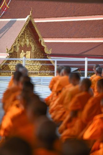 ภาพ No.201346:พระธรรมยาตราปฏิบัติธรรม และถ่ายภาพหมู่ประวัติศาสตร์ ณ อาคารธรรมยาตรา กตัญญูบูชามหาปูชนียาจารย์  ตรงข้ามวัดปากน้ำภาษีเจริญ จ.กรุงเทพมหานคร ในโครงการธรรมยาตรา กตัญญูบูชา มหาปูชนียาจารย์ พระมงคลเทพมุนี(สด จนฺทสโร) พระผู้ปราบมาร อนุสรณ์สถาน 7 แห่ง ปีที่ 13