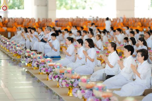 ภาพ No.143227:พิธีถวายภัตตาหารเพื่อเป็นกำลังแห่งการเข้าถึงธรรม ของพระภิกษุสามเณร วัดพระธรรมกาย วันเสาร์ที่ 6 กรกฏาคม พ.ศ. 2567 ณ หอฉันคุณยายอาจารย์ วัดพระธรรมกาย จ.ปทุมธานี