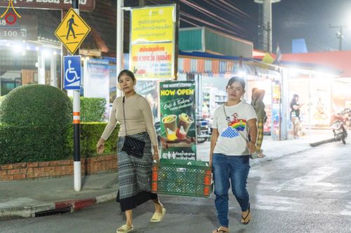 ภาพ No.185619:V.47 เบื้องหลังของเบื้องหน้า งานตักบาตรพระ 10,000 รูป ณ จ.กาญจนบุรี วันที่ 20-21 ธันวาคม พ.ศ. 2567