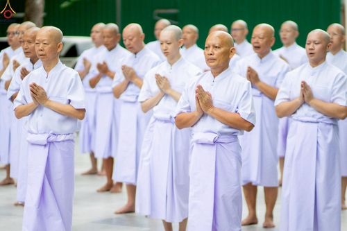 ภาพ No.228904:วันเสาร์ที่ 14 มิถุนายน พ.ศ. 2568 พิธีเวียนประทักษิณ , พิธีขอขมารับผ้าไตร ในโครงการบรรพชาอุปสมบทหมู่ ผู้บริหารรุ่นที่ 15 และ อุดมศึกษา รุ่นที่ 52 ณ โบสถ์พระไตรปิฎก วัดพระธรรมกาย