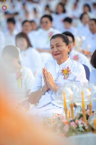 ภาพ No.192689:พิธีจุดประทีปถวายเป็นพุทธบูชา และบูชาธรรมมหาปูชนียาจารย์ ณ อนุสรณ์สถานคลองบางนางแท่น อ.สามพราน จ.นครปฐม ในโครงการธรรมยาตรา กตัญญูบูชา มหาปูชนียาจารย์ พระมงคลเทพมุนี(สด จนฺทสโร) พระผู้ปราบมาร อนุสรณ์สถาน 7 แห่ง ปีที่ 13 วันที่ 10 มกราคม พ.ศ. 2568