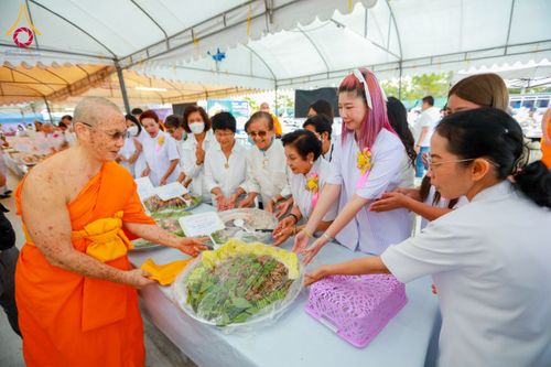 ภาพ No.118088:พิธีถวายภัตตาหารเป็นสังฆทาน แด่คณะพระธรรมยาตรา ปีที่ 12 วันที่ 24 มกราคม พ.ศ. 2567 ณ อนุสรณ์สถานบางนางแท่น จ.นครปฐม