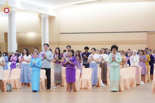 ภาพ No.196091:ผู้ว่าปทุมฯ เปิดงานวันครู ครั้งที่ 69 พ.ศ. 2568 จังหวัดปทุมธานี “เรียนดี มีความสุข : ครูไทยร่วมใจปฏิวัติการศึกษา เด็กฉลาดคิด ฉลาดทำ” ณ วัดพระธรรมกาย - รวมใจระลึกถึงพระคุณบูรพาจารย์ ยกย่องเชิดชูเกียรติผู้ประกอบวิชาชีพทางการศึกษาที่ประกอบคุณงามความดี 