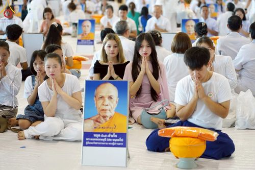 ภาพ No.214996:วันเสาร์ที่ 5 เมษายน พ.ศ. 2568 พิธีเวียนประทักษิณรอบพระมหาธรรมกายเจดีย์  พิธีวันทาเจดีย์ พิธีขอขมาและมอบผ้าไตร ในโครงการบรรพชาสามเณรฟื้นฟูพระพุทธศาสนาทั่วไทย , โครงการหน่อแก้วเปรียญธรรม รุ่นที่ 13 ,  โครงการสามเณรยุวธรรมทายาท รุ่นที่ 33 , โครงการสามเณรมั