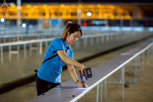 ภาพ No.218501:วันที่ 15 - 18 เมษายน พ.ศ. 2568 การเตรียมภาชนะสำหรับถวายภัตตาหาร , การจัดโต๊ะเก้าอี้ในลานธรรม , การแพ็คพัสดุงานต้อนรับ เพื่องานวันคุ้มครองโลก 22 เมษายน พ.ศ.2568 วัดพระธรรมกาย