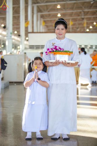 ภาพ No.177621:พิธีตักบาตรและพิธีบูชาข้าวพระ ในวันอาทิตย์ต้นเดือนที่ 1 ธันวาคม พ.ศ. 2567 ณ สภาธรรมกายสากล วัดพระธรรมกาย