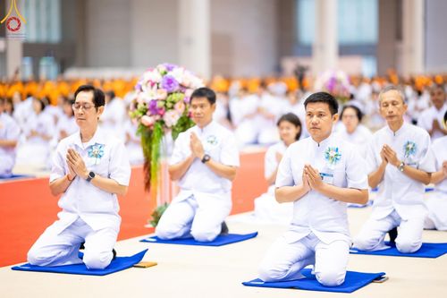 ภาพ No.146135:วันมหารำลึก ครั้งที่ 34 พิธีร่วมรำลึกถึงนักสร้างบารมีที่ล่วงลับไปแล้ว , พิธีสวดพระพุทธมนต์ ณ ห้องแก้วสารพัดนึก 1 วัดพระธรรมกาย วันเสาร์ที่ 27 กรกฎาคม พ.ศ. 2567