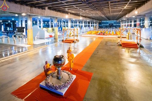 ภาพ No.154857:พิธีจุดประทีป, พิธีฉลองชัยสวดมนต์บทธัมมจักกัปปวัตนสูตร ณ มหารัตนวิหารคด วัดพระธรรมกาย วันอังคารที่ 17 กันยายน พ.ศ. 2567