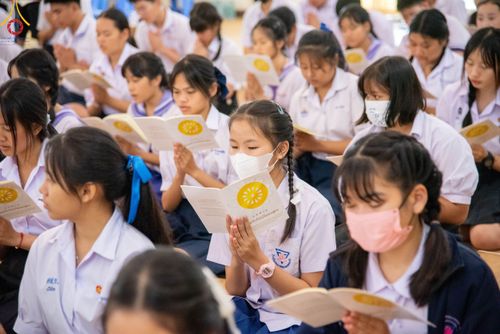 ภาพ No.103502:วันรวมพลังเด็กดี V-Star ผู้นำฟื้นฟูศีลธรรมโลก จังหวัดเชียงรายและจังหวัดพะเยา ณ ศูนย์ปฏิบัติธรรมจังหวัดเชียงราย วันที่ 2 ธันวาคม พ.ศ. 2566