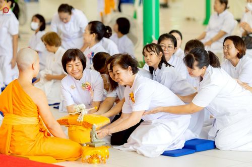 ภาพ No.227745:วันเสาร์ที่ 31 พฤษภาคม พ.ศ.2568 พิธีถวายผ้าไตรแด่สามเณรผู้เข้ารับการอุปสมบท , พิธีอุปสมบทสามเณรเตรียม DCI วัดพระธรรมกาย จ.ปทุมธานี