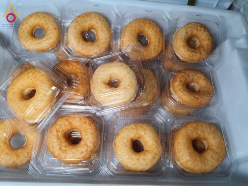 ภาพ No.197975:สาธุชนถวายภัตตาหารเป็นสังฆทาน แด่พระธรรมยาตรา ณ วัดโบสถ์(บน) ตำบลบางคูเวียง อำเภอบางกรวย จังหวัดนนทบุรี ในโครงการธรรมยาตรา กตัญญูบูชา มหาปูชนียาจารย์ พระมงคลเทพมุนี(สด จนฺทสโร) พระผู้ปราบมาร อนุสรณ์สถาน 7 แห่ง ปีที่ 13 วันที่ 19 มกราคม พ.ศ. 2568