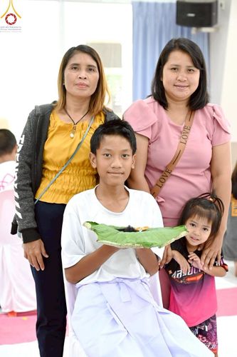 ภาพ No.213827:วันเสาร์ที่ 29 มีนาคม พ.ศ. 2568 พิธีตัดปอยผม ขอขมาผู้ปกครอง มอบบาตร-ผ้าไตร และพิธีบรรพชาสามเณร ณ ศูนย์ปฏิบัติธรรมจังหวัดระยอง (บ้านช่องลม) ต.บางบุตร อ.บ้านค่าย จ.ระยอง