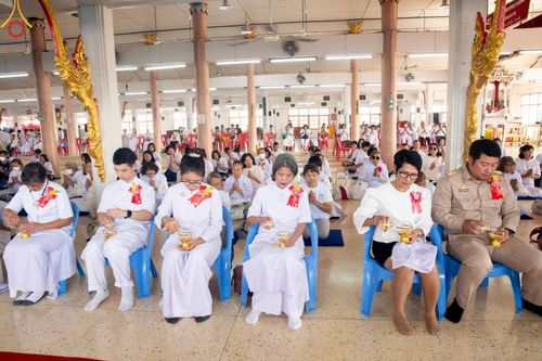 ภาพ No.200539:พิธีทอดผ้าป่าทำนุบำรุงศาสนสถาน ณ วัดรางกำหยาด ตำบลบางภาษี อำเภอบางเลน จังหวัดนครปฐม ในโครงการธรรมยาตรา กตัญญูบูชา มหาปูชนียาจารย์ พระมงคลเทพมุนี(สด จนฺทสโร) พระผู้ปราบมาร อนุสรณ์สถาน 7 แห่ง ปีที่ 13 วันที่ 22 มกราคม พ.ศ. 2568