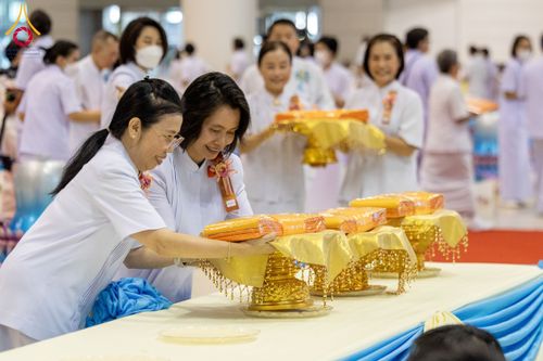 ภาพ No.134349:พิธีทอดผ้าป่าสมทบ มหาสังฆทาน 10,000 วัด ทั่วไทย วันอาทิตย์ต้นเดือนที่ 7 เมษายน พ.ศ.2567 ณ ห้องแก้วสารพัดนึก 1 สภาธรรมกายสากล  วัดพระธรรมกาย จ.ปทุมธานี