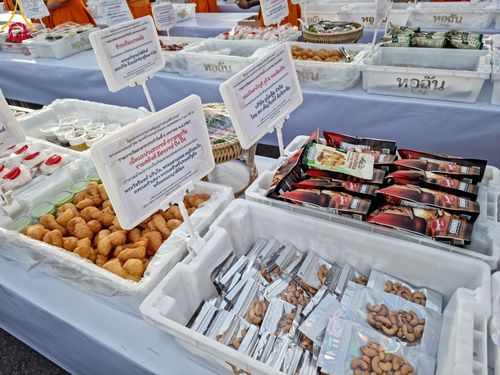 ภาพ No.106733:พิธีถวายภัตตาหารเป็นสังฆทาน แด่คณะพระธรรมยาตราฯ ในโครงการธรรมยาตรากตัญญูบูชา มหาปูชนียาจารย์ พระมงคลเทพมุนี(สด จนฺทสโร) พระผู้ปราบมาร อนุสรณ์สถาน 7 แห่ง ปีที่ 12 วันที่ 6 มกราคม พ.ศ. 2567 ณ อนุสรณ์สถานโลตัสแลนด์ จ.สุพรรณบุรี