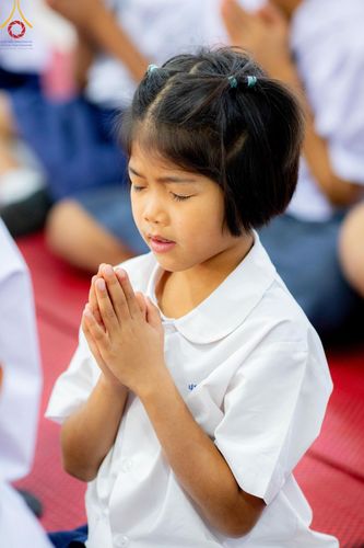 ภาพ No.195246:พิธีทอดผ้าป่าทำนุบำรุงศาสนสถาน ณ วัดพรสวรรค์ ต.หนองบ่อ อ.สองพี่น้อง จ.สุพรรณบุรี ในโครงการธรรมยาตรา กตัญญูบูชา มหาปูชนียาจารย์ พระมงคลเทพมุนี(สด จนฺทสโร) พระผู้ปราบมาร อนุสรณ์สถาน 7 แห่ง ปีที่ 13 วันที่ 13 มกราคม พ.ศ. 2568