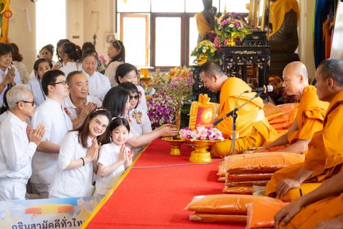 ภาพ No.283297:วันที่ 26 ตุลาคม 2568 พิธีทอดกฐินสามัคคีทั่วไทย 30,000 วัด  โดยคณะศิษยานุศิษย์ บูชาธรรม 81 ปี  หลวงพ่อธัมมชโย ณ วัดลานแหลม อ.นครชัยศรี จ.นครปฐม