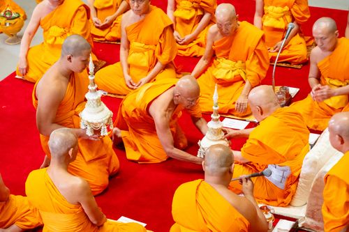 ภาพ No.330856:วันวิสาขบูชา อาทิตย์ที่ 31 พฤษภาคม พ.ศ.2569 พิธีบรรพชาสามเณรอุบาสก 11 ท่าน , พิธีถวายบาตรผ้าไตร และจตุปัจจัยไทยธรรม แด่สามเณร , พิธีอุปสมบทอุทิศชีวิต , พิธีกล่าวคำกัปปิยภัณฑ์  ณ อุโบสถพระไตรปิฎก วัดพระธรรมกาย จังหวัดปทุมธานี
