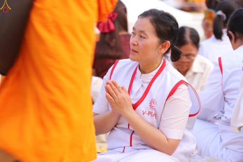 ภาพ No.306780:ภาพเบื้องหลังอาสาสมัครรวมใจ ชุดที่ 5 ในโครงการธรรมยาตรา กตัญญูบูชา มหาปูชนียาจารย์ พระมงคลเทพมุนี(สด จนฺทสโร) พระผู้ปราบมาร อนุสรณ์สถาน 7 แห่ง ปีที่ 14