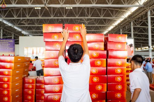 ภาพ No.320544:วันที่ 10 เมษายน พ.ศ.2569 การเตรียมกล่องไทยธรรม เพื่องานถวายมหาสังฆทาน 40,000 กว่าวัดทั่วประเทศ วันคุ้มครองโลก 22 เมษายน พ.ศ.2569 วัดพระธรรมกาย