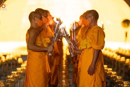 ภาพ No.90256:พิธีจุดประทีป 20,000 ดวง บูชาพระมหาธรรมกายเจดีย์ และบูชาพระมงคลเทพมุนี(สด จนฺทสโร) พระผู้ปราบมาร วันอังคารที่ 10 ตุลาคม พ.ศ. 2566 ณ ลานธรรมพระมหาธรรมกายเจดีย์ วัดพระธรรมกาย จ.ปทุมธานี