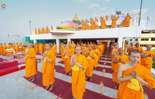 ภาพ No.302816:วันที่ 24 มกราคม พ.ศ. 2569 พิธีจุดประทีปธรรมถวายเป็นพุทธบูชา  และบูชาธรรมมหาปูชนียาจารย์  ณ อาคารธรรมยาตรา กตัญญูบูชามหาปูชนียาจารย์  ตรงข้ามวัดปากน้ำภาษีเจริญ จ.กรุงเทพมหานคร ในโครงการธรรมยาตรา กตัญญูบูชา มหาปูชนียาจารย์ พระมงคลเทพมุนี(สด จนฺทสโร) พระผู