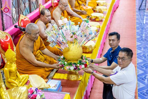 ภาพ No.303742:วันที่ 27 มกราคม พ.ศ. 2569 พิธีทอดผ้าป่าทำนุบำรุงศาสนสถาน ณ วัดตะเคียน อ.บางกรวย จ.นนทบุรี ในโครงการธรรมยาตรา กตัญญูบูชา มหาปูชนียาจารย์ พระมงคลเทพมุนี(สด จนฺทสโร) พระผู้ปราบมาร อนุสรณ์สถาน 7 แห่ง ปีที่ 14