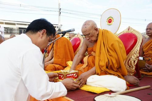 ภาพ No.4954:ตักบาตรจอมทอง พระ 1,112 รูป