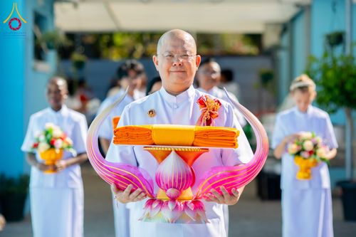 ภาพ No.313191:วันอาทิตย์ที่ 8 มีนาคม พ.ศ. 2569 พิธีสมโภชรูปเหมือนพระมงคลเทพมุนี (สด จนฺทสโร) และพิธีทอดผ้าป่าสามัคคีเพื่อสร้างวิหารพระมงคลเทพมุนี ณ วัดพุทธเคปทาวน์ ประเทศแอฟริกาใต้